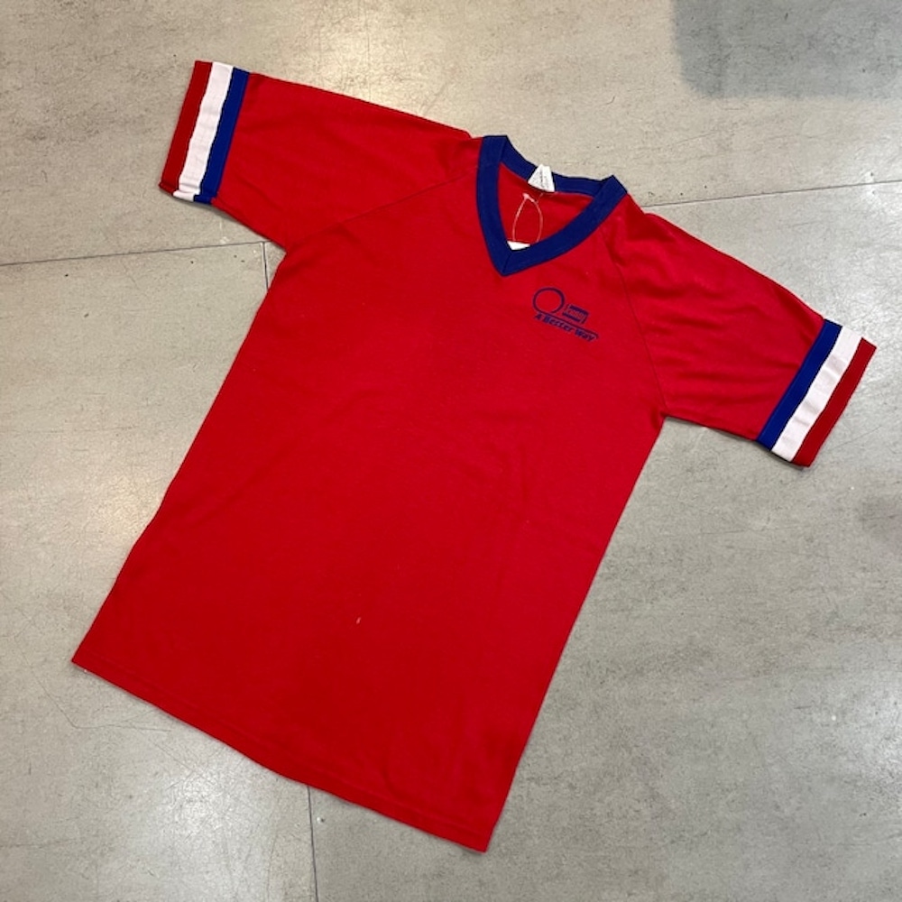 80's hockey t-shirt